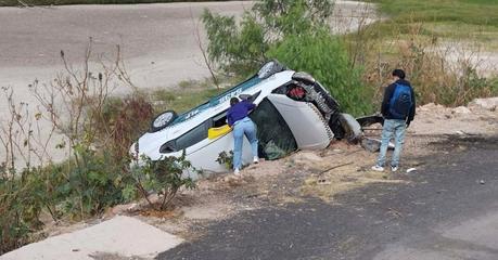 Accidente de taxi en el Circuito Potosí deja a pasajeros heridos