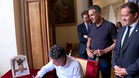 Interinos FP y CSIF piden a Junta que tenga en cuenta la experiencia en la adjudicación provisional de plazas docentes Interinos FP y CSIF piden a Junta que tenga en cuenta la experiencia en la adjudicación provisional de plazas docentes