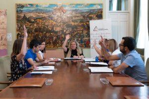 Interinos FP y CSIF piden a Junta que tenga en cuenta la experiencia en la adjudicación provisional de plazas docentes Interinos FP y CSIF piden a Junta que tenga en cuenta la experiencia en la adjudicación provisional de plazas docentes