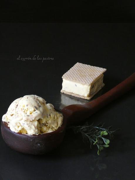 Helado de Manga con Fideos de Chocolate Helado de Manga con Fideos de Chocolate