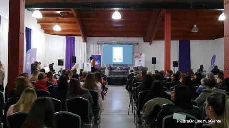 Mujeres de Piedra del Águila en el Espacio Duam