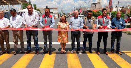 Enrique Galindo, Alcalde de SLP, inaugura la rehabilitada calle Frank Zarat, fortaleciendo la movilidad en el sur de la Capital.