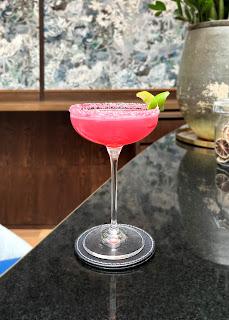 TÓTEM MADRID PRESENTA EL COSMO TOTEM TÓTEM MADRID PRESENTA EL COSMO TOTEM