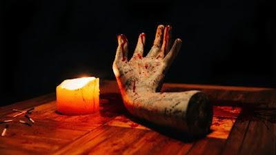 Háblame; No juegues con los muertos