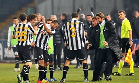 Juventus salvó su invicto en el siempre difícil San Paolo