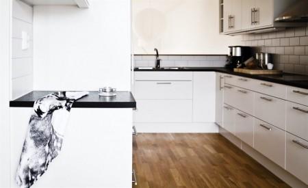 suelo de madera con calefacción radiante silla Svanen (el Cisne) o la Siete de Arne Jacobsen puro estilo nórdico muebles de diseño minimalismo nórdico lámparas de diseño estilo escandinavo electrodomésticos siemens diseño sueco diseño de interiores diseño danés decoración minimalista decoración de otoño decoración de interiores 