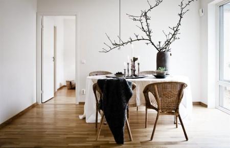 suelo de madera con calefacción radiante silla Svanen (el Cisne) o la Siete de Arne Jacobsen puro estilo nórdico muebles de diseño minimalismo nórdico lámparas de diseño estilo escandinavo electrodomésticos siemens diseño sueco diseño de interiores diseño danés decoración minimalista decoración de otoño decoración de interiores 