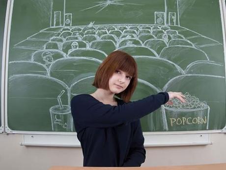 Creativos fotomontages en anuario escolar ruso Creativos fotomontages en anuario escolar ruso