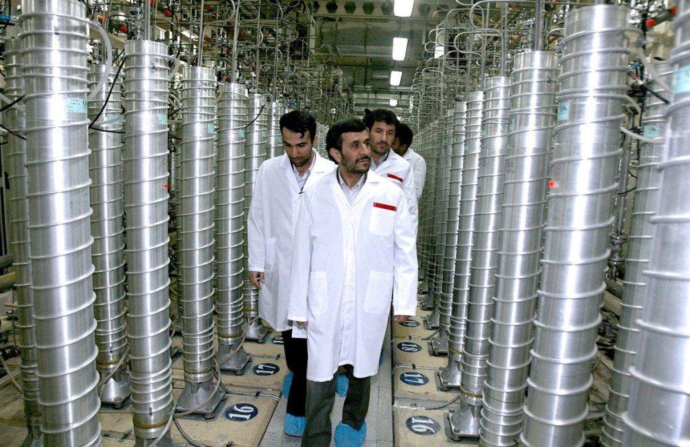 Ahmadineyad en una planta centrifugadora de gas del programa nuclear de Irán
