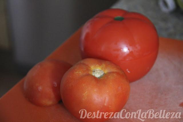 Lucha contra los granos...¡con tomate!