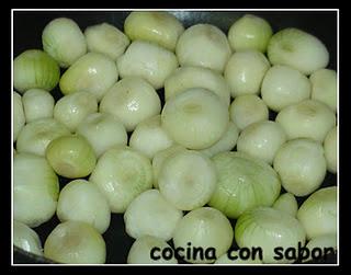 Cebollitas confitadas en Módena