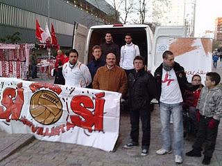 Actualidad Sevillista: IV Recogida de juguetes organizada por la Peña Sevillista Si o Si.