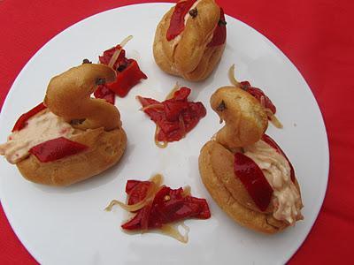 CISNES DE ATÚN Y PIMIENTO CISNES DE ATÚN Y PIMIENTO