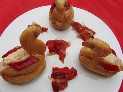 CISNES DE ATÚN Y PIMIENTO CISNES DE ATÚN Y PIMIENTO