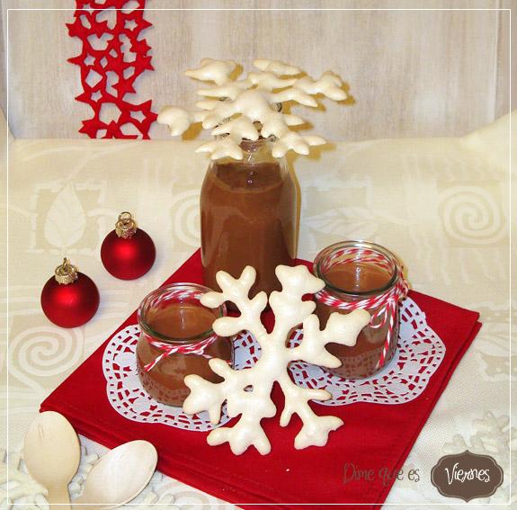 Copos de Nieve dulce con Chocolate navideño caliente