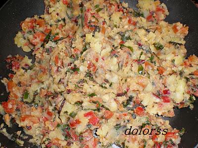 Pastelitos de patata y acelga roja con salsa de pencas y queso de cabra