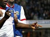 nigeriano Yakubu( Blackburn Rovers) marcó goles Swansea