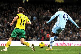 Yaya Toure marca otro gol en el Manchester City( 5)-Norwich City( 1)