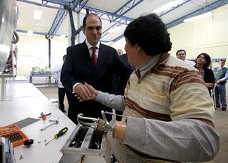 Permite Centro de Capacitación y Rehabilitación para el Trabajo del IMSS, incorporar al mercado laboral a personas con discapacidad