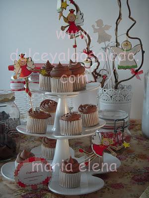 Cupcakes de vainilla con buttercream de chocolate.