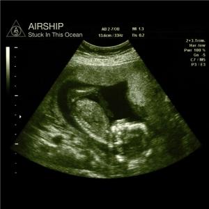 Airship – Stuck In The Ocean