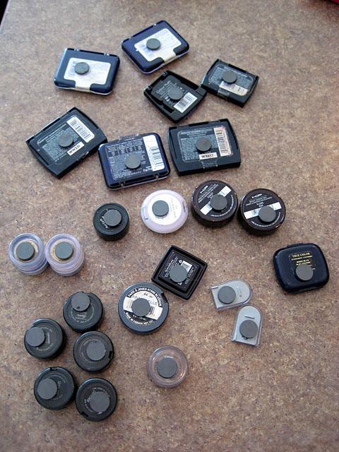 ORGANIZADOR DE COLORETES Y SOMBRAS MAGNÉTICO