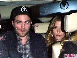 Robert Pattinson olvida a Kristen Stewart junto a Sarah Roemer.