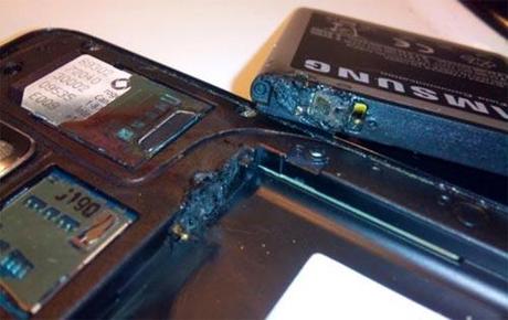 Samsung Galaxy S II se prende en fuego dentro de un bolsillo