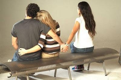 Los hombres son infieles cuando sus parejas tienen mejores sueldos