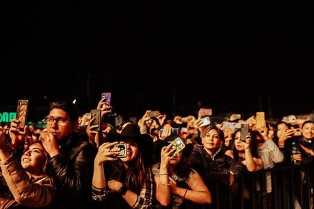 Banda “Los Recoditos” enciende el Teatro del Pueblo en la Fenapo 2023