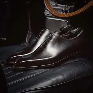 El calzado de James Bond seguirá siendo de Crockett & Jones
