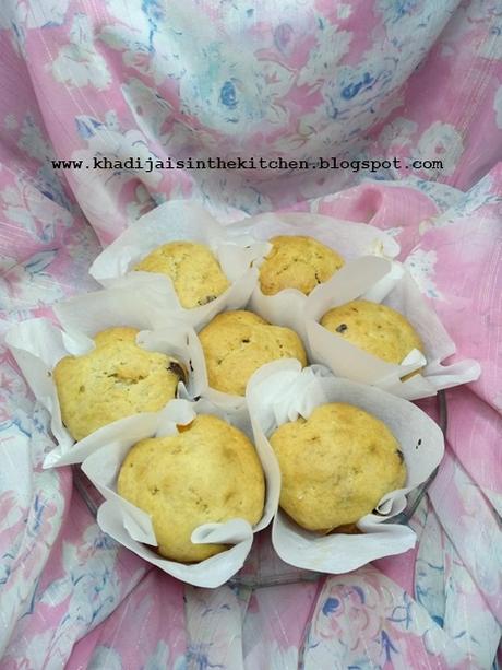 PETITS GÂTEAUX AU CHOCOLAT ET À LA BANANE / CHOCOLATE BANANA MUFFINS /  MAGDALENAS DE CHOCOLATE Y PLÁTANO / مافن الموز و الشوكولاتة