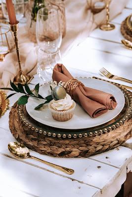 Mesa vestida para una celebración de boda