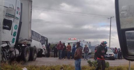Grave Accidente en Carretera 37 Villa de Reyes: Múltiples Heridos tras Choque Múltiple