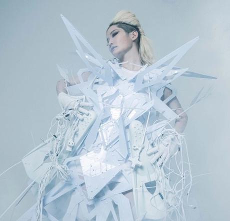 El Futuro de la Moda: Hiroyuki Hayashi y la Revolución de los Headpieces 6