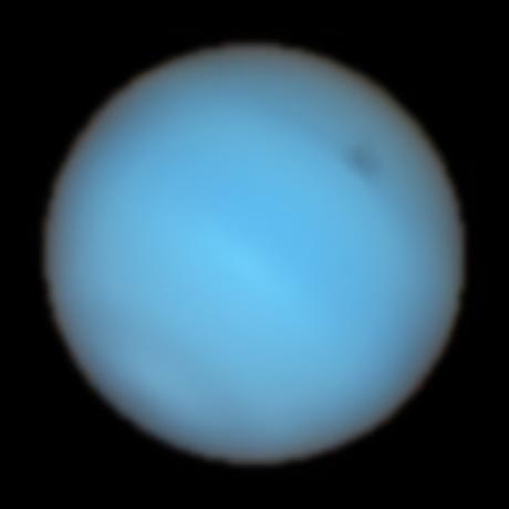 Misteriosa mancha oscura de Neptuno detectada por primera vez
