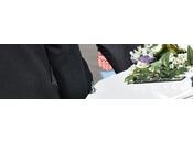 alguien tiene seguro decesos ¿quién paga entierro fallecido medios?