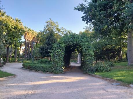 Pasendo Por Los Jardines De Viveros (Valencia)