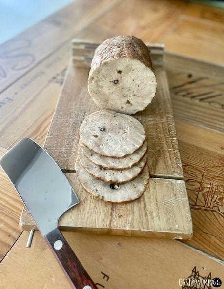 Fiambre de pollo a la pimienta negra (sous vide) Fiambre de pollo a la pimienta negra (sous vide)
