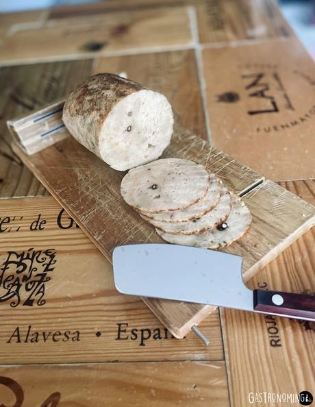 Fiambre de pollo a la pimienta negra (sous vide) Fiambre de pollo a la pimienta negra (sous vide)