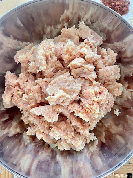 Fiambre de pollo a la pimienta negra (sous vide) Fiambre de pollo a la pimienta negra (sous vide)