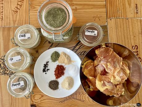 Fiambre de pollo a la pimienta negra (sous vide) Fiambre de pollo a la pimienta negra (sous vide)