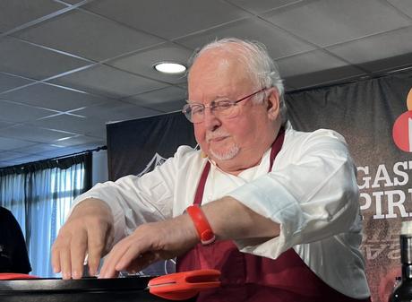 Jean Louis Neichel: “Aunque se agradecen los homenajes, yo prefiero dar, compartir, más que recibir” Neichel es el chef que revolucionó la cocina en los años 70.