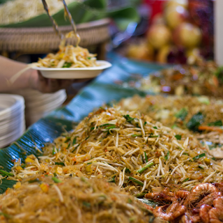 Un Bocado de Tailandia en Cada Bocado de Pad Thai: Explorando la Comida Callejera en Bangkok
