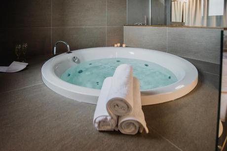 Tu Escapada más Romántica, Erótica y Sensual… Tu Escapada más Romántica, Erótica y Sensual…