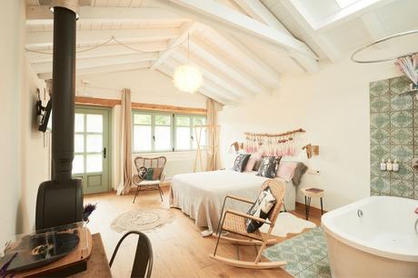 Tu Escapada más Romántica, Erótica y Sensual… Tu Escapada más Romántica, Erótica y Sensual…