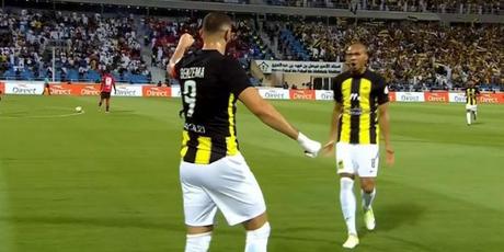 一细节看出本泽马为什么值2亿欧年薪,这大局观不是每个人都有 一细节看出本泽马为什么值2亿欧年薪,这大局观不是每个人都有