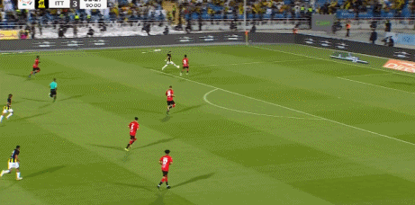 一细节看出本泽马为什么值2亿欧年薪,这大局观不是每个人都有 一细节看出本泽马为什么值2亿欧年薪,这大局观不是每个人都有