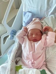Conoce a la nueva bebe de Niedziela Raluy y Pietro Vicentini!