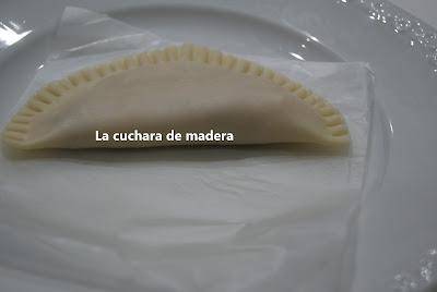 TRUCHAS O EMPANADILLAS DE BATATA. POSTRE TIPICO CANARIO